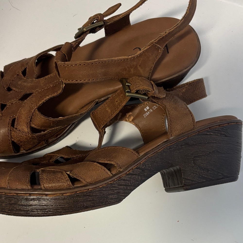 b.o.c. Women's Tan Leather Sandals sz 8 - Picture 6 of 9